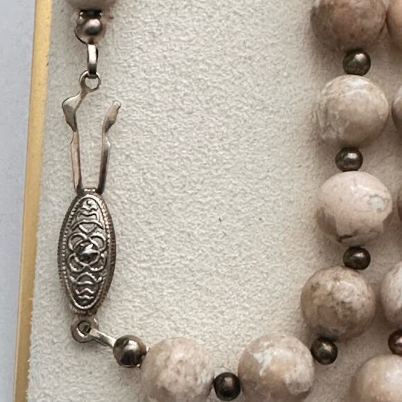 Vintage Earth-Tone Graduated Genuine Agate Beaded Necklace Fish hook clasp - Picture 3 of 8